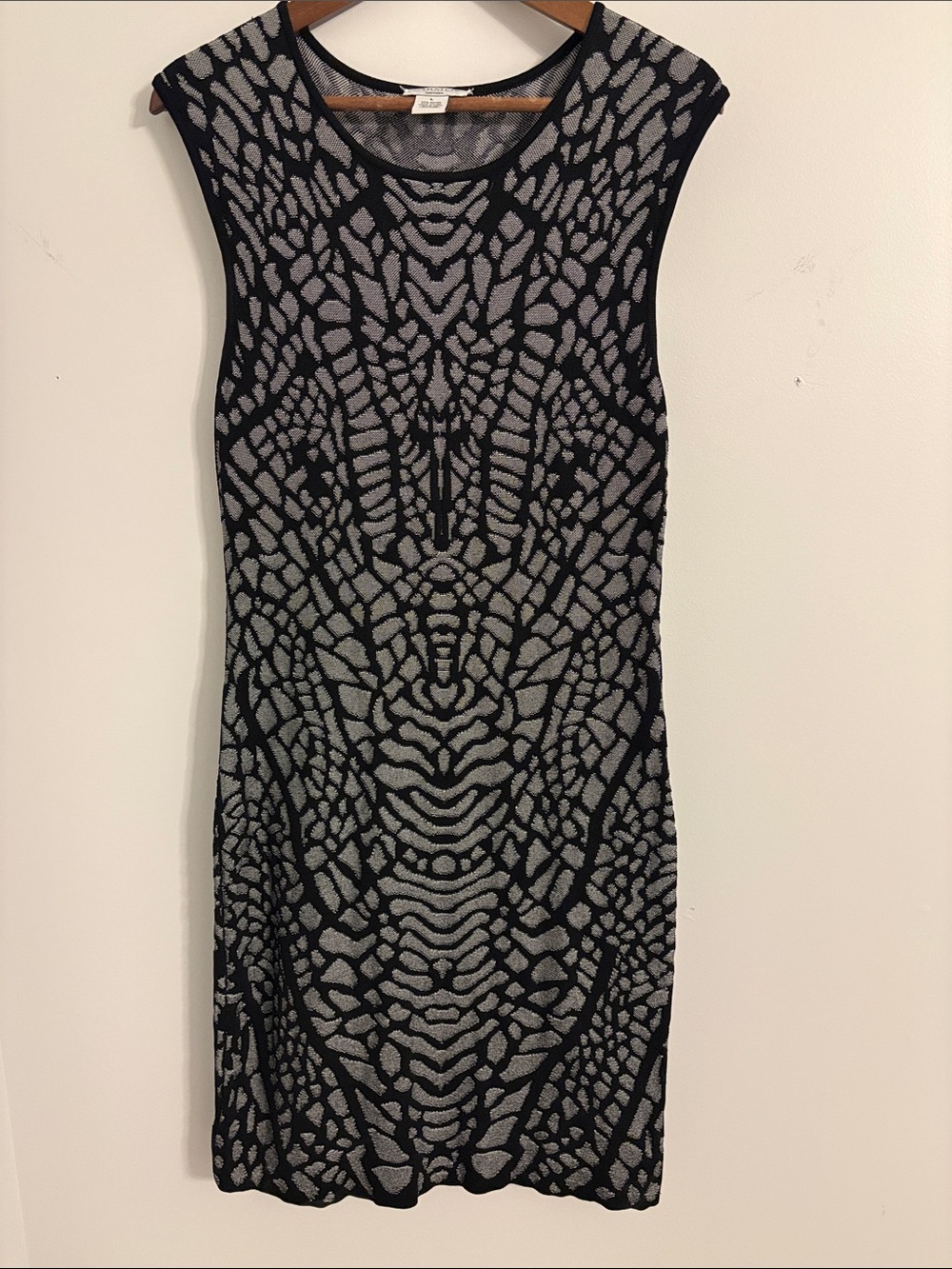 Carmen Marc Valvo Black Silver/Grey Abstract Jacquard Knit Sheath Dress Size L